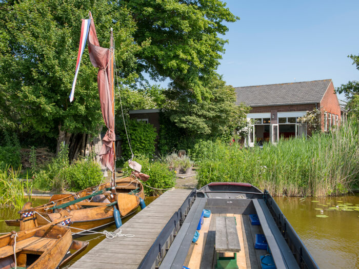 Vakantiehuis in Reeuwijk (Zuid-Holland) voor 44 personen met 2 slaapkamers.