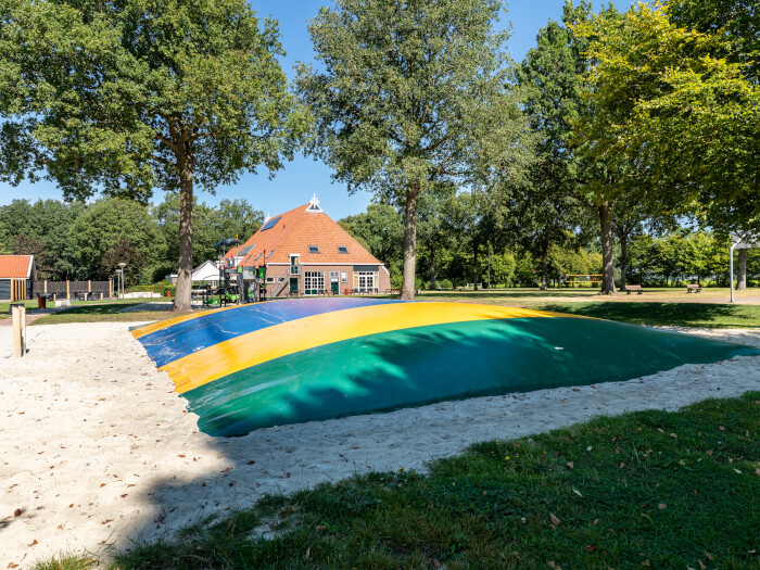 Vakantiehuis in Appelscha (Friesland) voor 99 personen met 9 slaapkamers.