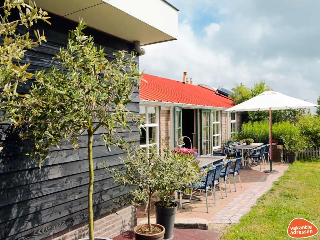 Vakantiehuis in Warns (Friesland) voor 28 personen met 8 slaapkamers.