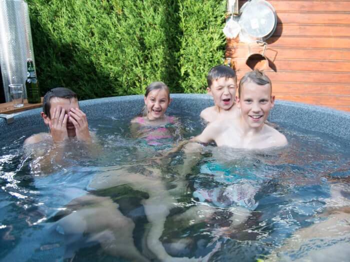 Vakantiehuis in Aalten (Gelderland) voor 30 personen met 15 slaapkamers.