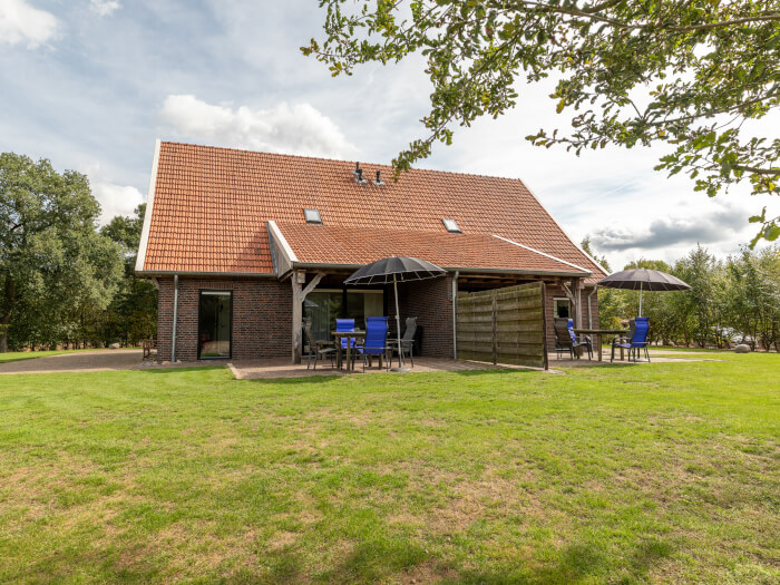Vakantiehuis in Denekamp (Overijssel) voor 10 personen met 5 slaapkamers.
