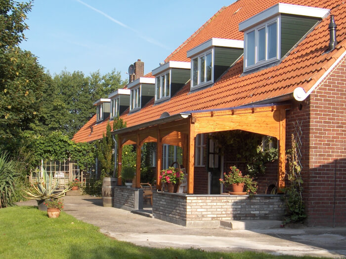 Vakantiehuis in Slootdorp (Noord-Holland) voor 17 personen met 6 slaapkamers.