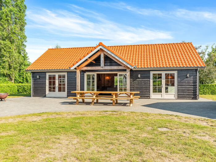 Vakantiehuis in Nunspeet (Gelderland) voor 30 personen met 15 slaapkamers.
