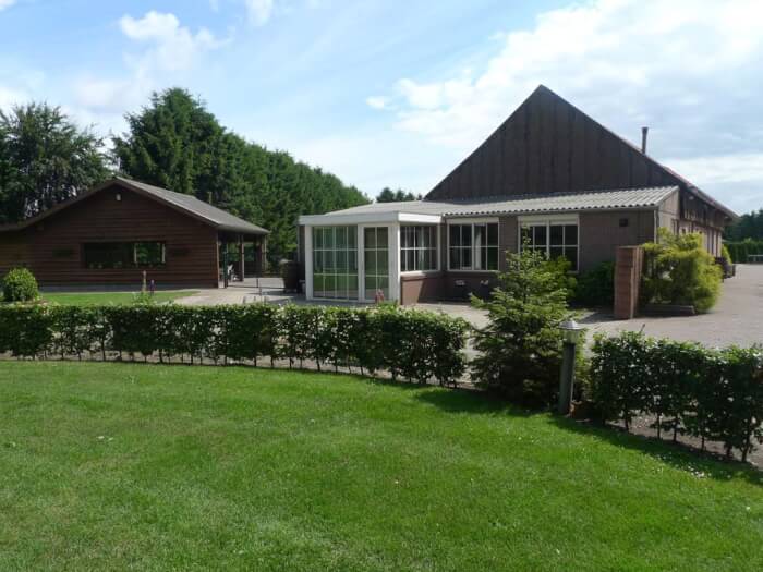Vakantiehuis in Weert (Limburg) voor 22 personen met 10 slaapkamers.