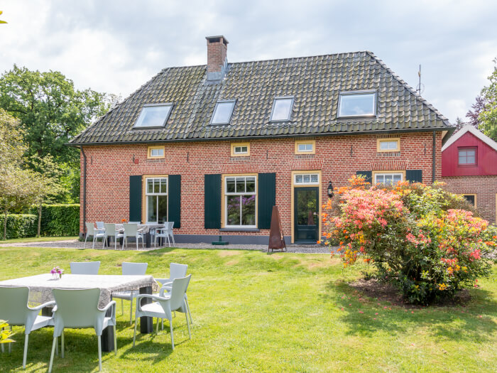 Vakantiehuis in Aalten (Gelderland) voor 19 personen met 7 slaapkamers.