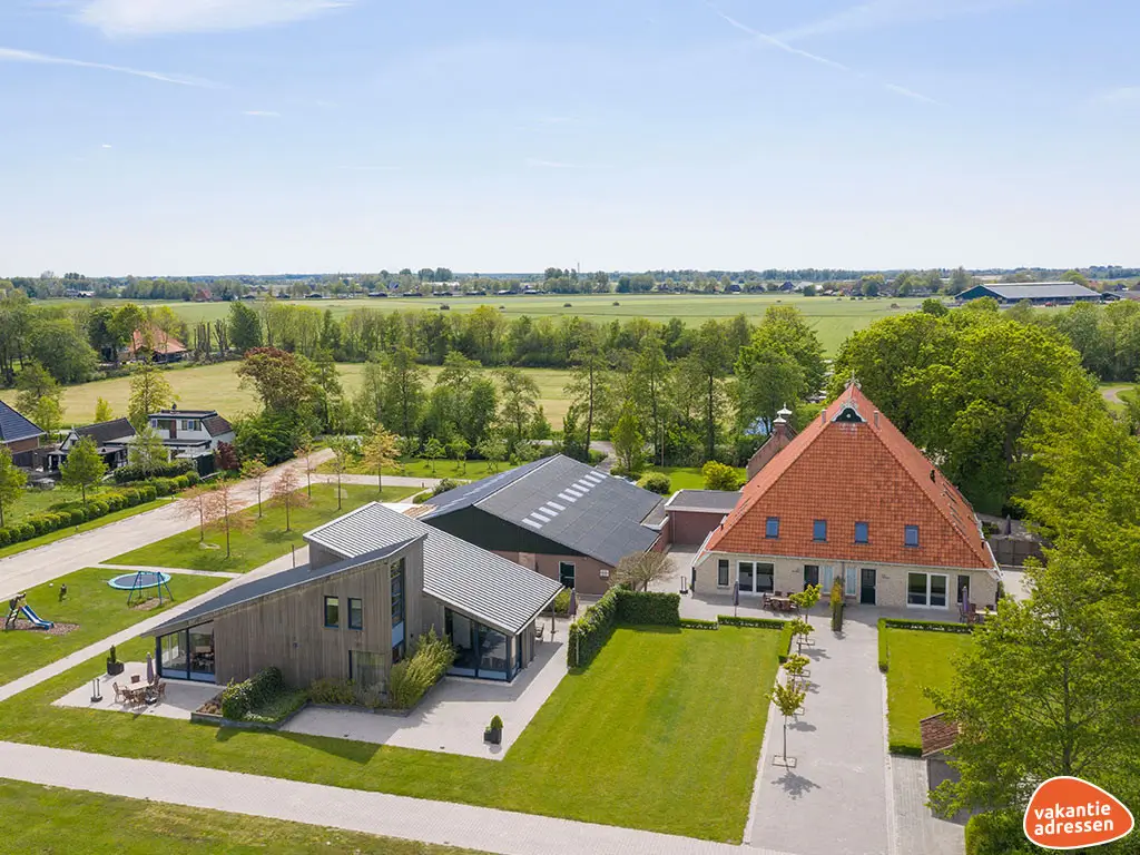 Vakantiehuis in Snikzwaag (Friesland) voor 36 personen met 16 slaapkamers.