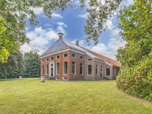 Exclusief vakantiehuis met binnenzwembad, bubbelbad en sauna