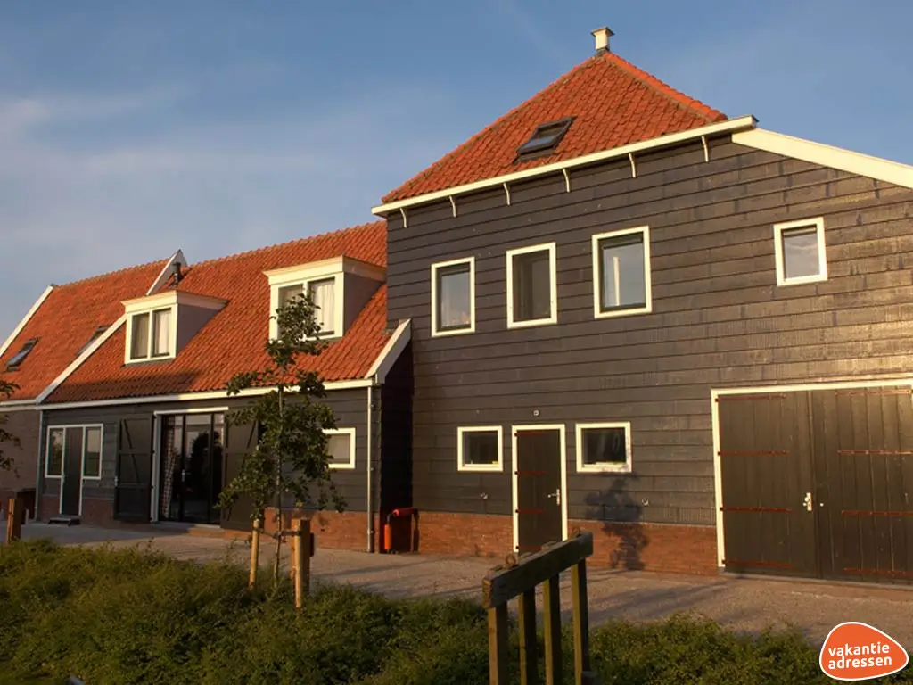 Vakantiehuis in Monnickendam (Noord-Holland) voor 16 personen met 4 slaapkamers.