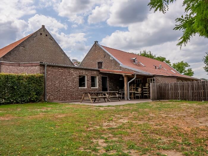 Vakantiehuis in Posterholt (Limburg) voor 26 personen met 7 slaapkamers.