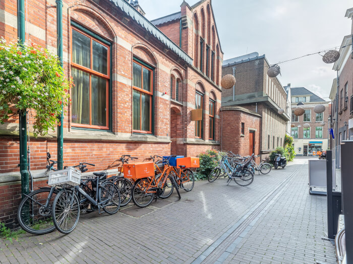 Vakantiehuis in Zwolle (Overijssel) voor 24 personen met 18 slaapkamers.