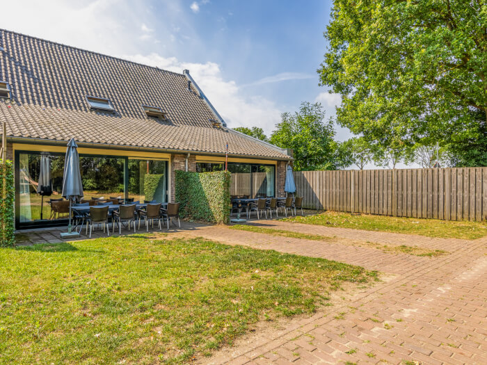 Vakantiehuis in Roermond (Limburg) voor 24 personen met 10 slaapkamers.