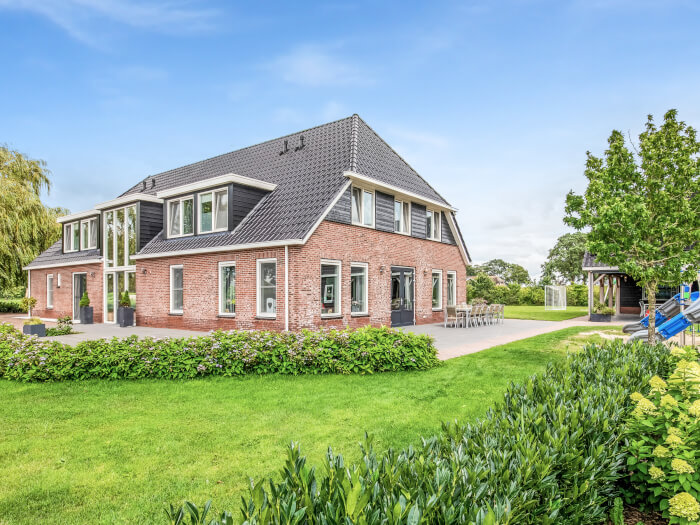 Vakantiehuis in Ane (Overijssel) voor 30 personen met 12 slaapkamers.