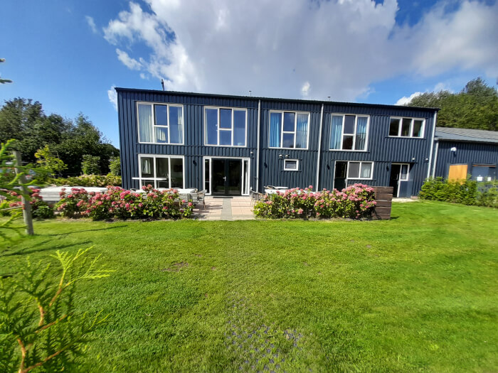 Vakantiehuis in Bovenkarspel (Noord-Holland) voor 35 personen met 7 slaapkamers.
