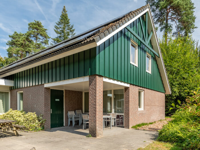 Vakantiehuis in Ommen (Overijssel) voor 16 personen met 8 slaapkamers.