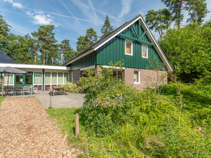 Vakantiehuis in Ommen (Overijssel) voor 16 personen met 8 slaapkamers.