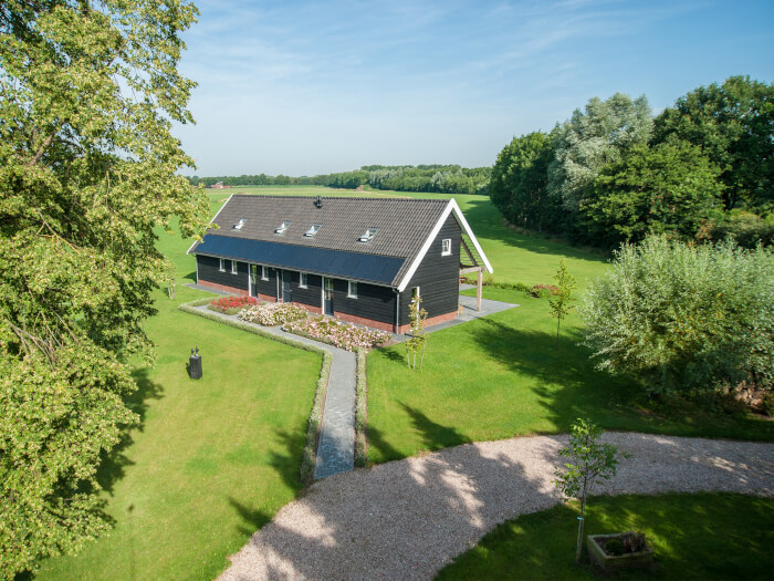 Vakantiehuis in Lievelde (Gelderland) voor 16 personen met 6 slaapkamers.