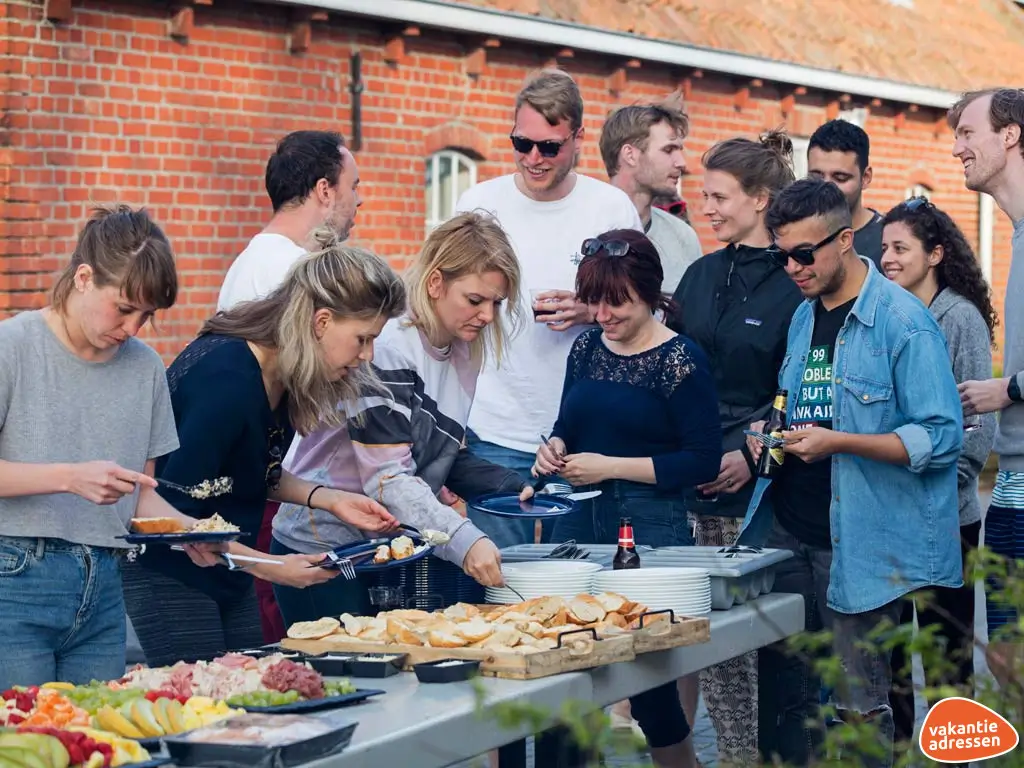 Vakantiehuis in Oudega (Friesland) voor 65 personen met 9 slaapkamers.