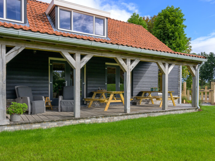 Vakantiehuis in Hazerswoude-Dorp (Zuid-Holland) voor 12 personen met 4 slaapkamers.
