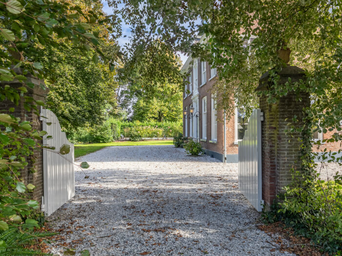 Vakantiehuis in Kerk Avezaath (Gelderland) voor 18 personen met 9 slaapkamers.