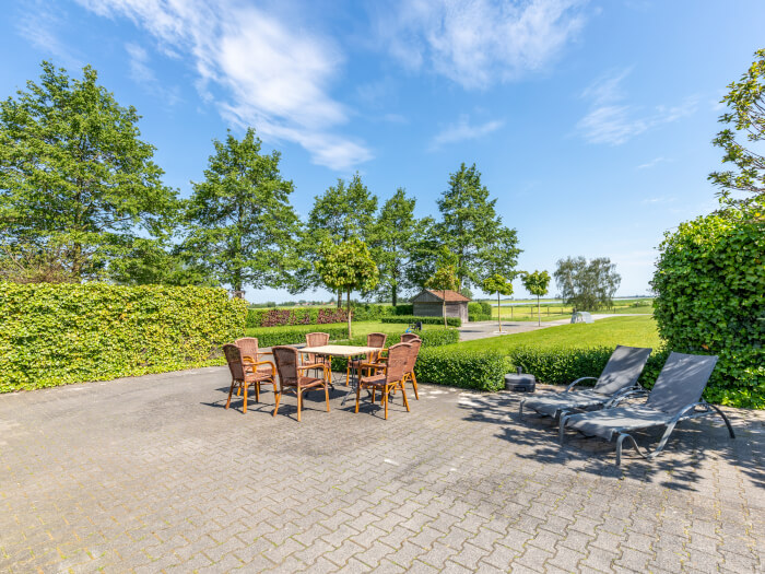 Vakantiehuis in Snikzwaag (Friesland) voor 10 personen met 4 slaapkamers.