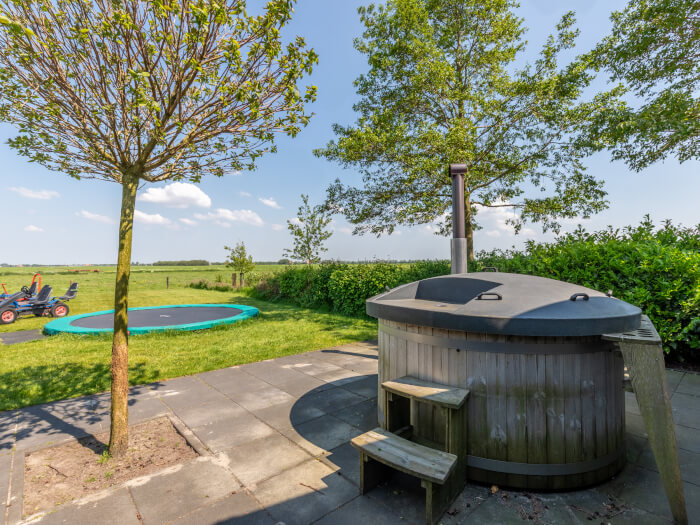 Vakantiehuis in Snikzwaag (Friesland) voor 10 personen met 4 slaapkamers.
