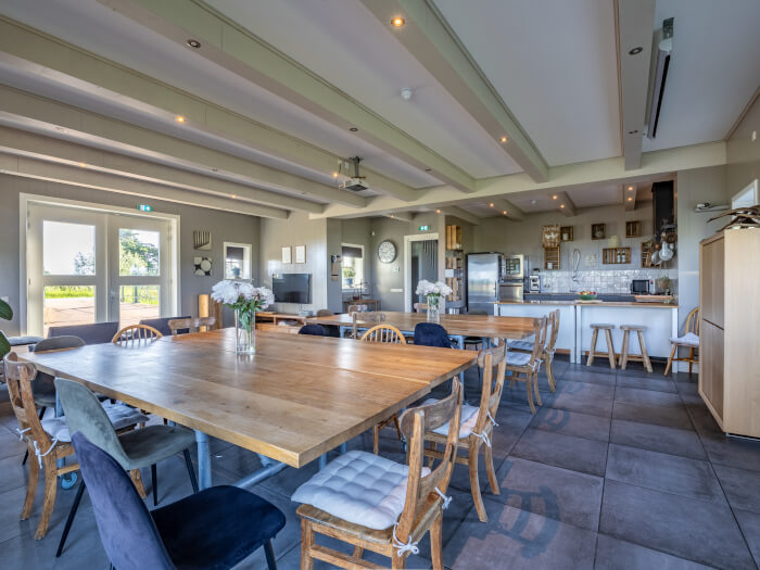 Vakantiehuis in Middenbeemster (Noord-Holland) voor 24 personen met 5 slaapkamers.