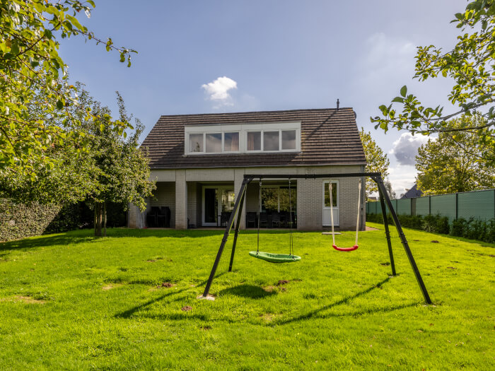 Vakantiehuis in Klimmen (Limburg) voor 18 personen met 8 slaapkamers.