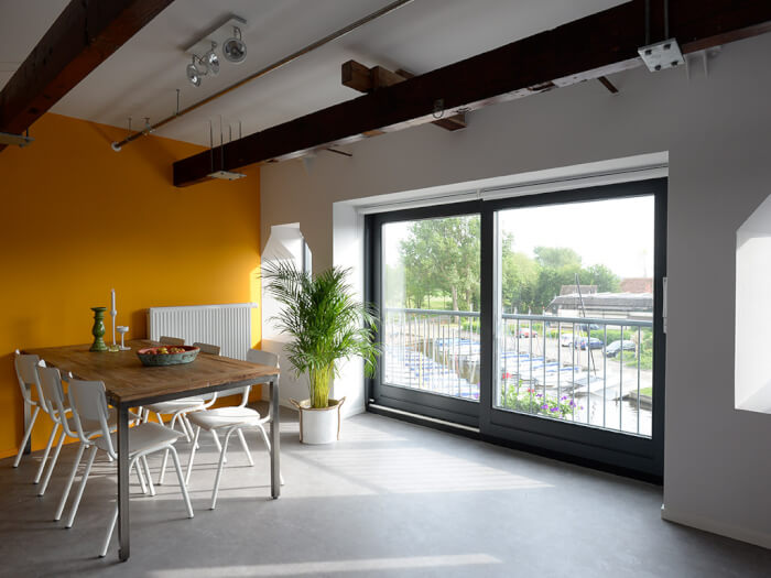 Vakantiehuis in Elahuizen (Friesland) voor 12 personen met 4 slaapkamers.