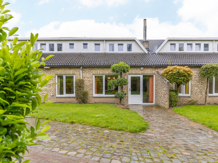 Vakantiehuis in Gulpen (Limburg) voor 15 personen met 7 slaapkamers.