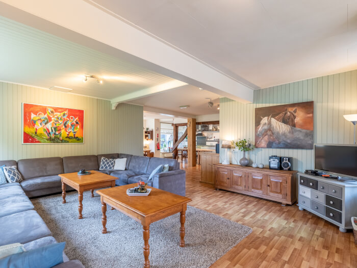 Vakantiehuis in Nijeveen (Drenthe) voor 30 personen met 9 slaapkamers.