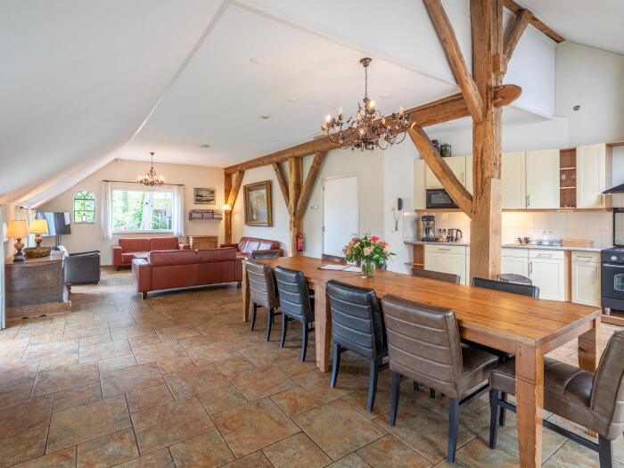 Vakantiehuis in Zuidwolde (Drenthe) voor 10 personen met 5 slaapkamers.