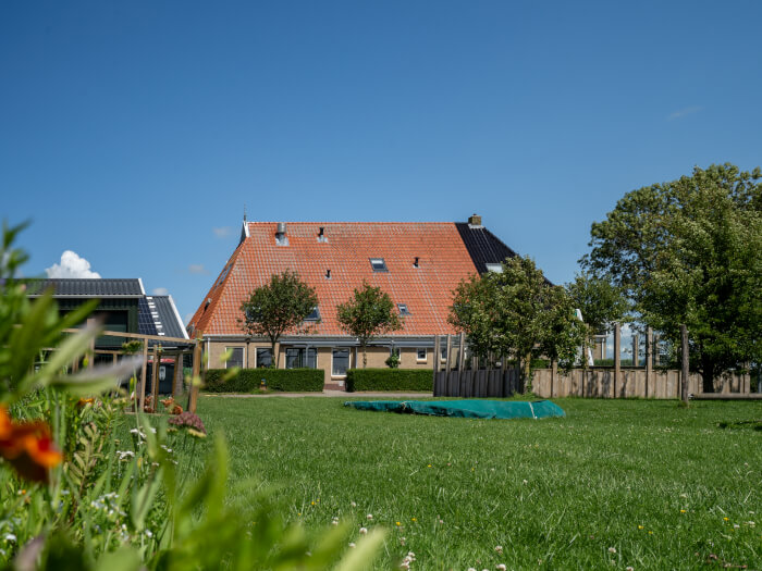 Vakantiehuis in Lollum (Friesland) voor 16 personen met 6 slaapkamers.