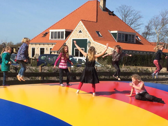 Vakantiehuis in Den Hoorn (Waddeneilanden) voor 44 personen met 8 slaapkamers.