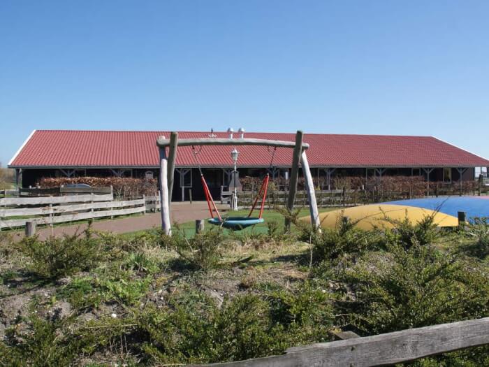 Vakantiehuis in Den Hoorn (Waddeneilanden) voor 44 personen met 8 slaapkamers.