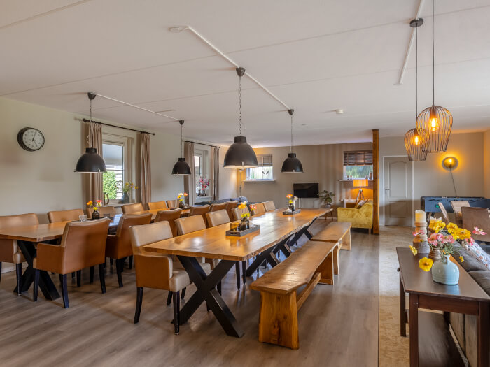 Vakantiehuis in Gelselaar (Gelderland) voor 30 personen met 15 slaapkamers.