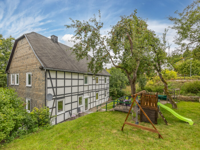 Vakantiehuis in Winterberg (Noordrijn-Westfalen) voor 18 personen met 9 slaapkamers.