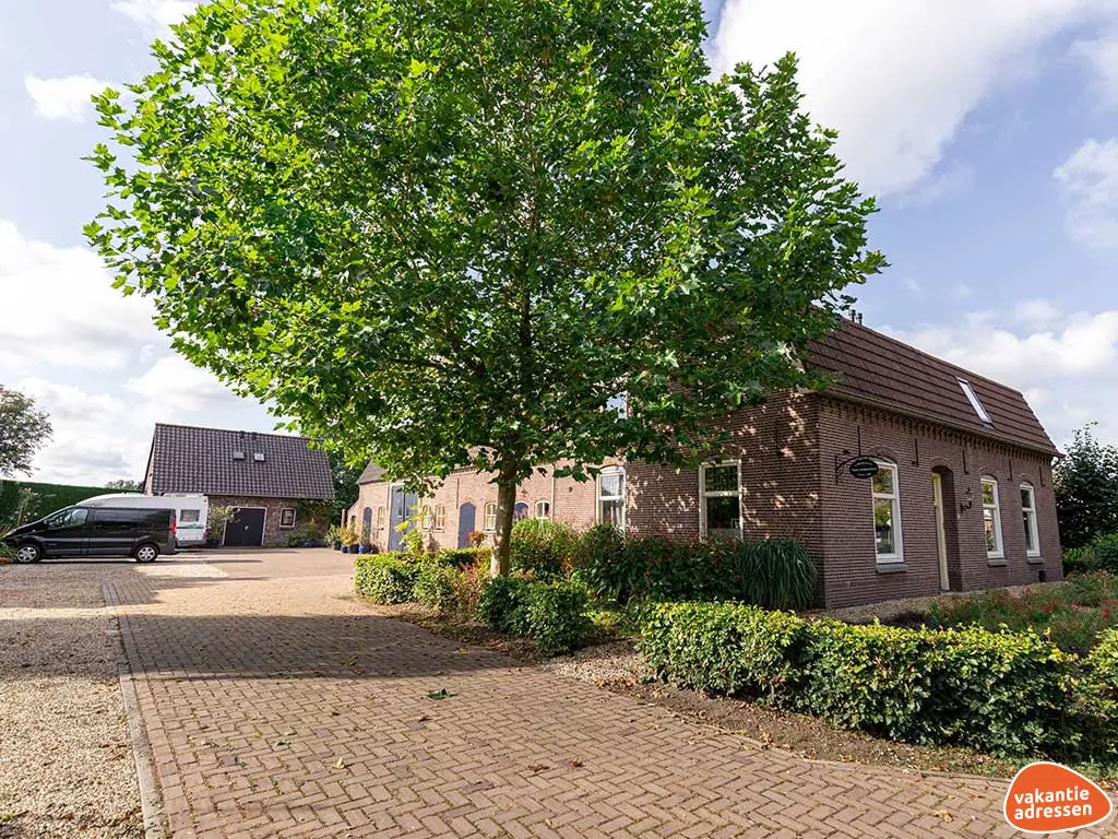 Vakantiehuis in Schaijk (Noord-Brabant) voor 40 personen met 13 slaapkamers.