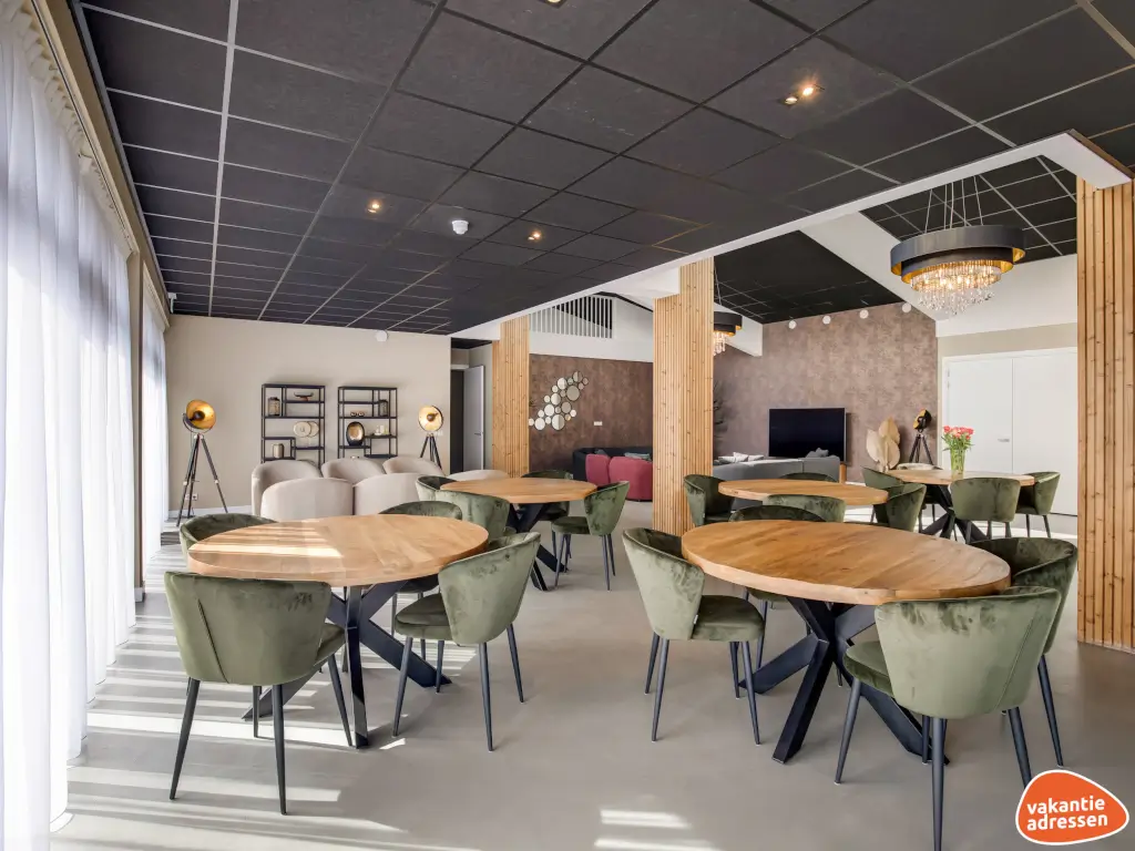 Vakantiehuis in Hensbroek (Noord-Holland) voor 20 personen met 5 slaapkamers.