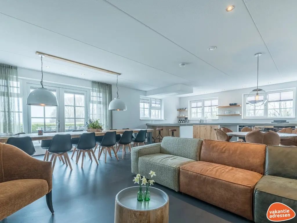 Vakantiehuis in Den Burg (Waddeneilanden) voor 39 personen met 18 slaapkamers.