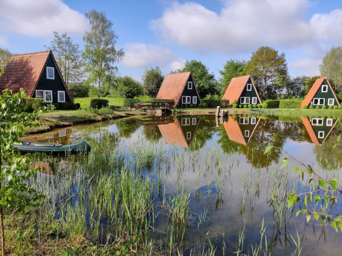 Vakantiehuis in Bant (Flevoland) voor 76 personen met 38 slaapkamers.