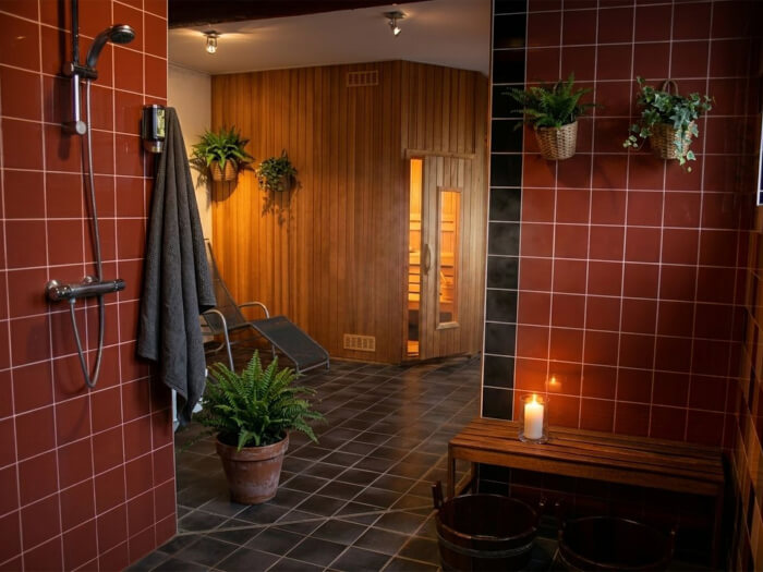 Vakantiehuis in Weidum (Friesland) voor 18 personen met 8 slaapkamers.