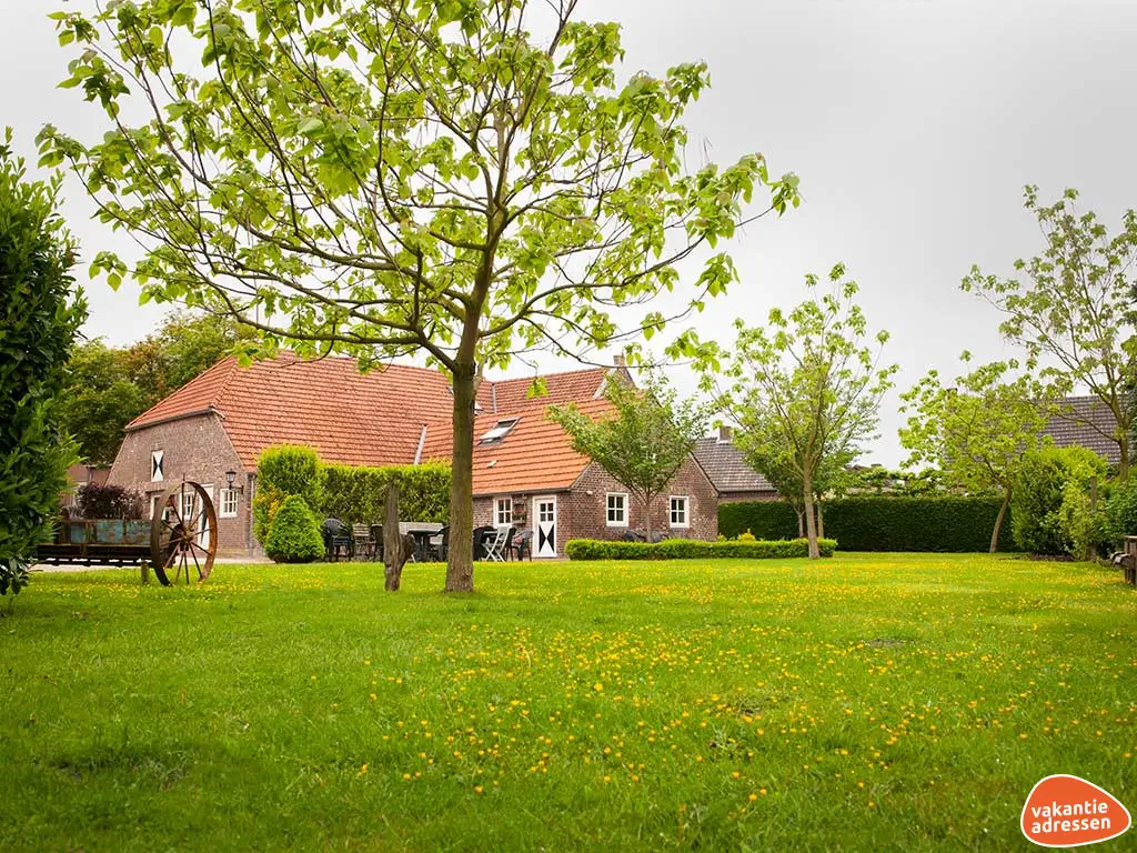 Vakantiehuis in Geijsteren (Limburg) voor 17 personen met 5 slaapkamers.