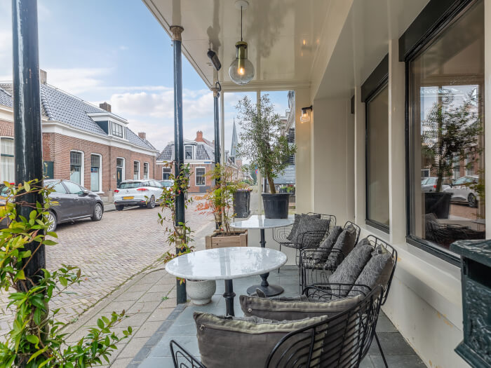 Vakantiehuis in Holwerd (Friesland) voor 17 personen met 7 slaapkamers.