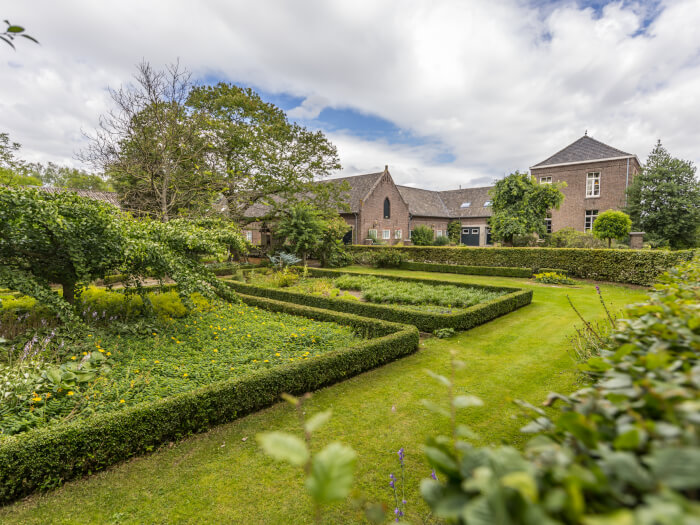 Vakantiehuis in Swolgen (Limburg) voor 17 personen met 6 slaapkamers.