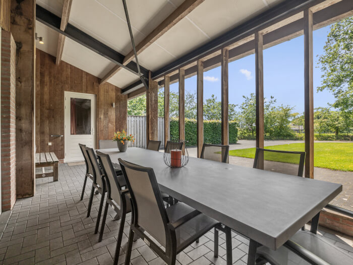 Vakantiehuis in Hezingen (Overijssel) voor 10 personen met 4 slaapkamers.