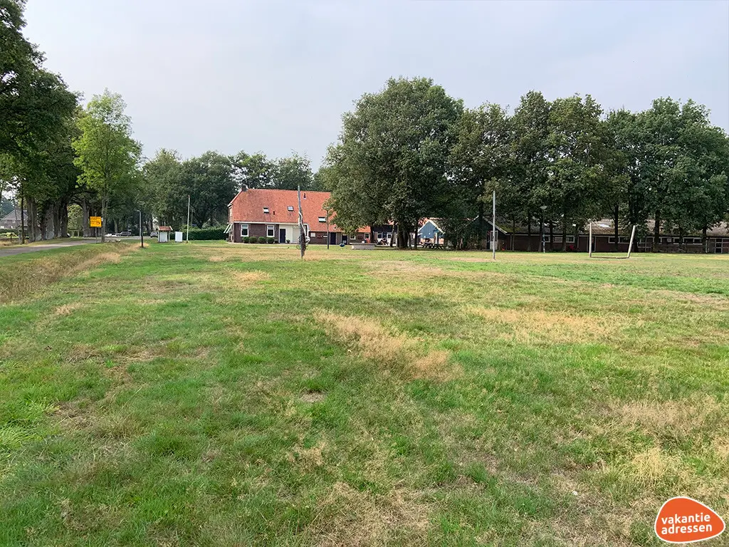 Vakantiehuis in Diever (Drenthe) voor 25 personen met 4 slaapkamers.
