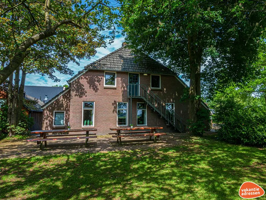 Vakantiehuis in Ellertshaar (Drenthe) voor 18 personen met 2 slaapkamers.