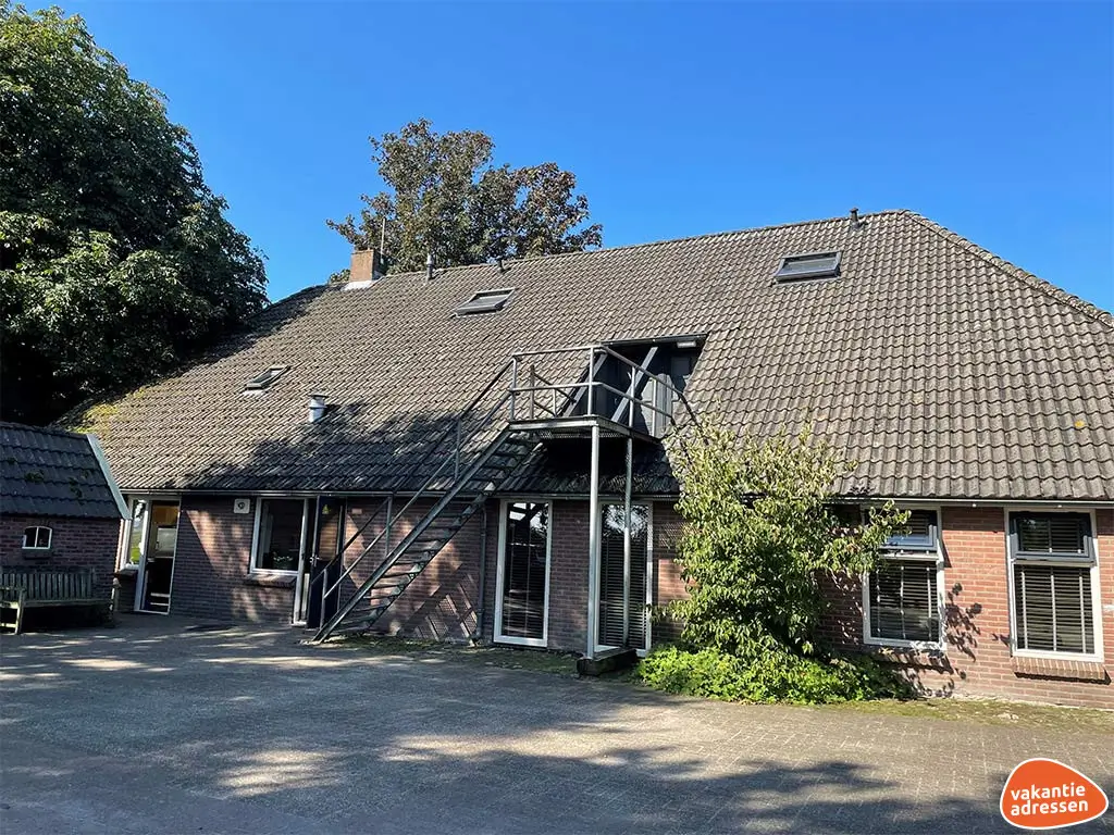 Vakantiehuis in Ellertshaar (Drenthe) voor 76 personen met 4 slaapkamers.