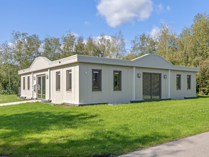 Vakantiehuis in Noordwolde (Friesland) voor 18 personen met 9 slaapkamers.