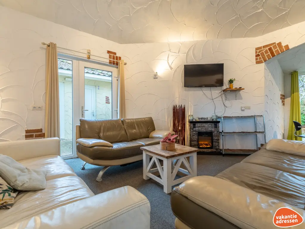 Vakantiehuis in Zevenaar (Gelderland) voor 16 personen met 8 slaapkamers.
